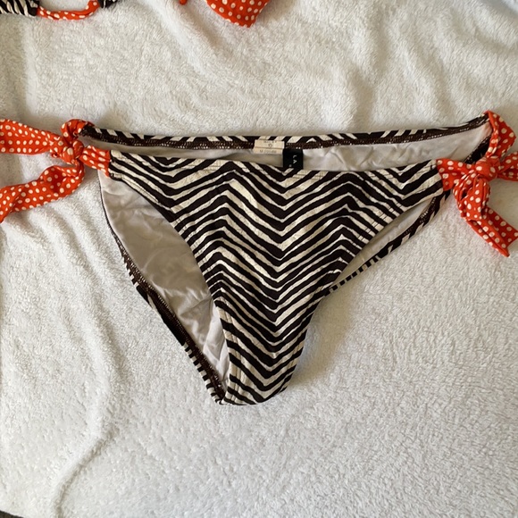 La Blanca Two Piece Swim - Picture 2 of 8
